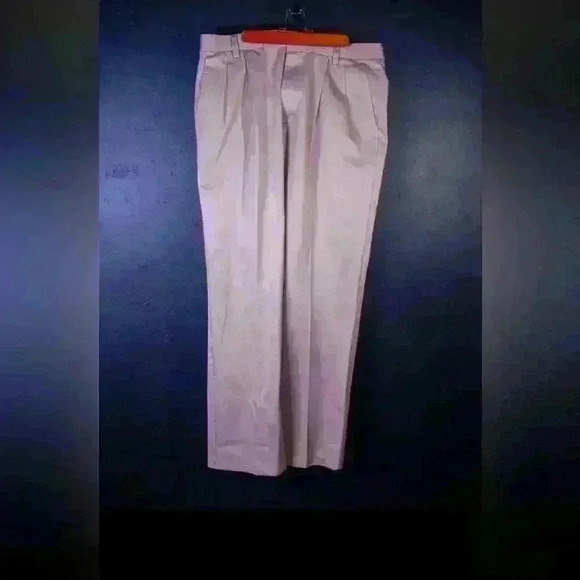 Dockers Men's Classic Fit Pleated Khakis Pants Beige W36 L32 Style 406694123 - Picture 1 of 8